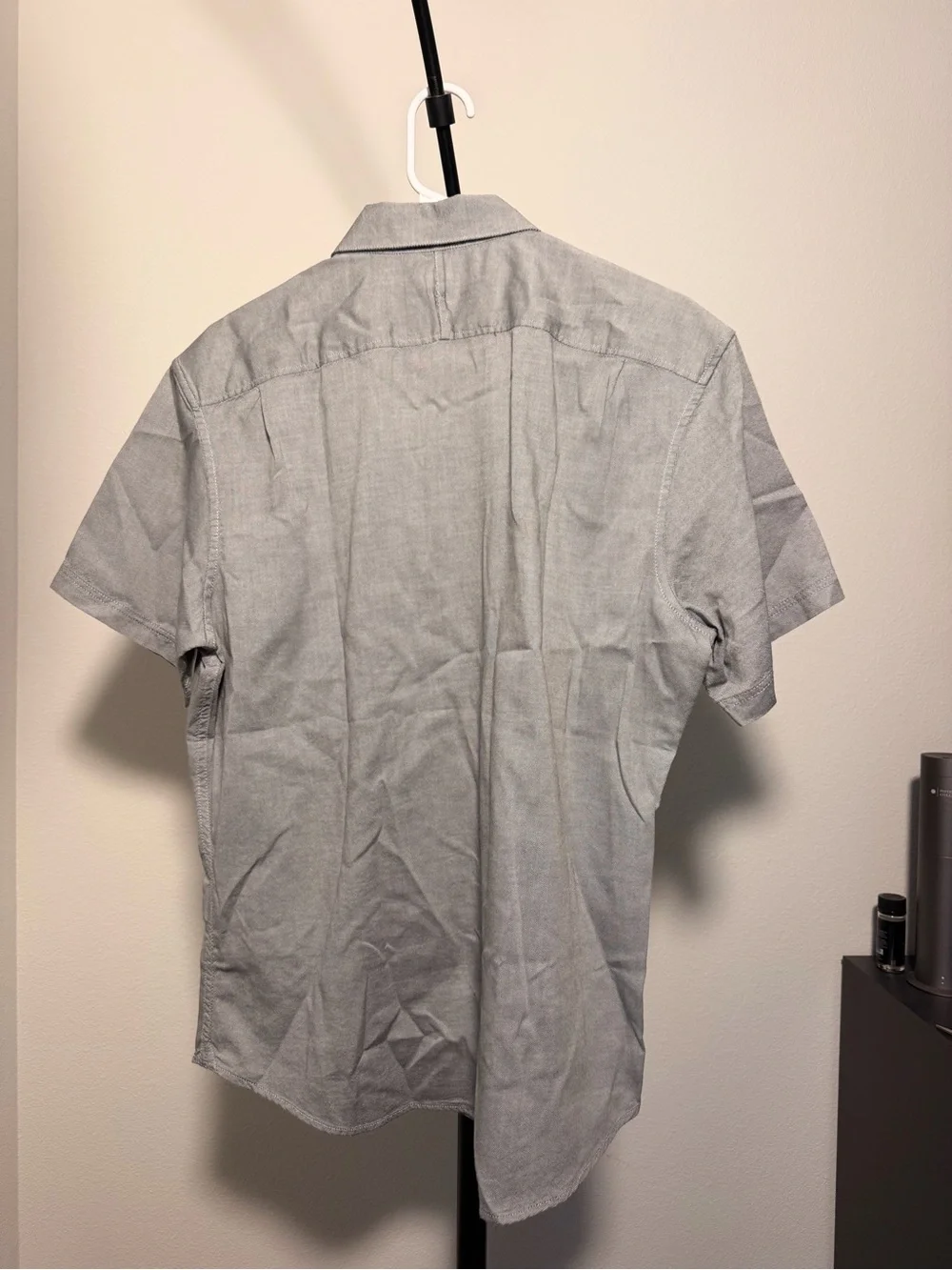 Banana Republic Men's Light Gray Button-Down Oxford Shirt